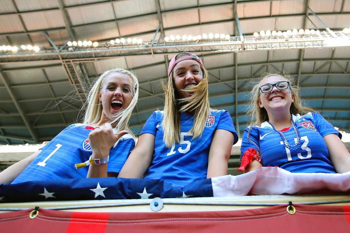 world-cup-fans-476916464_master.jpg